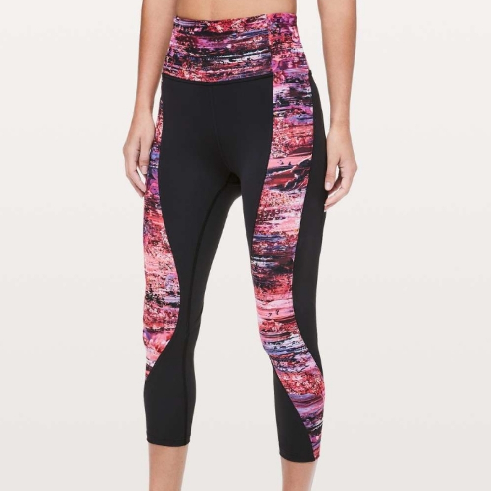 Lululemon Sweat & Repeat Crop *21" Black / Dahliascape Multi
